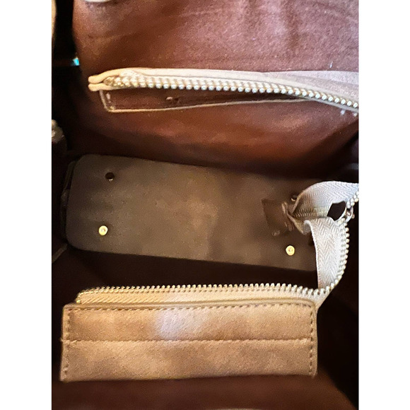 Tan Suede handbag with strap - Picture 4 of 4